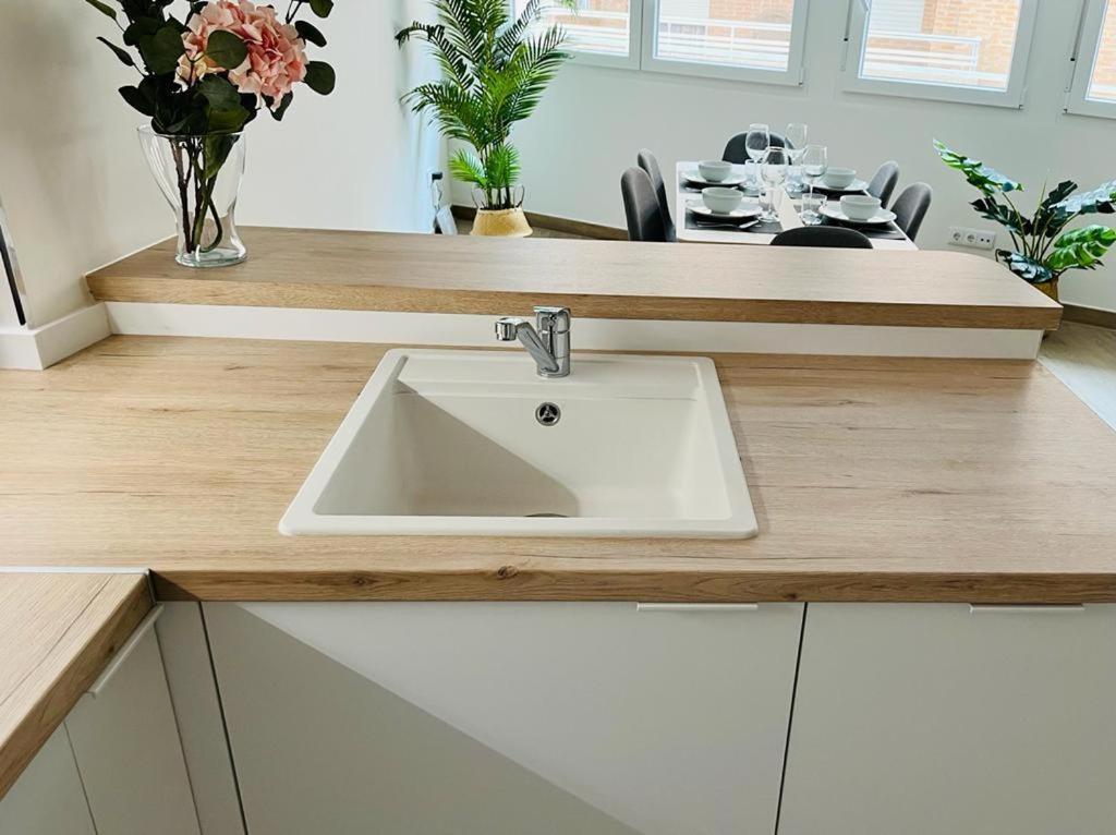Apartamento Turistico Clavellinas IV Caces Екстериор снимка