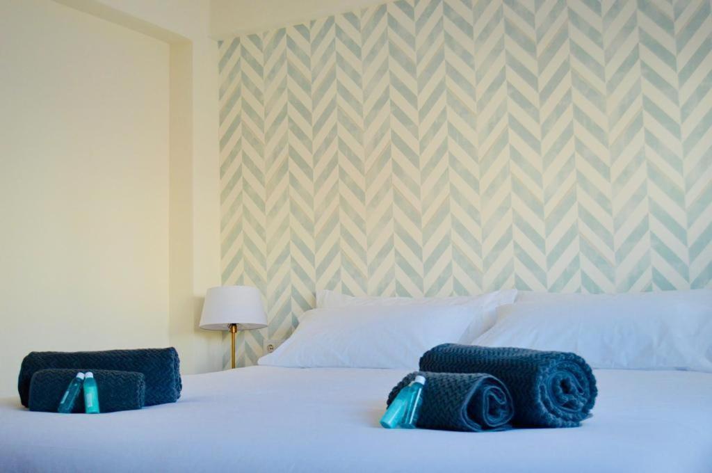 Apartamento Turistico Clavellinas IV Caces Екстериор снимка