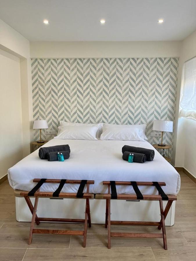 Apartamento Turistico Clavellinas IV Caces Екстериор снимка